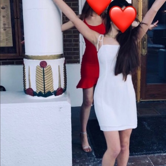 Red dress - Picture 3 of 5